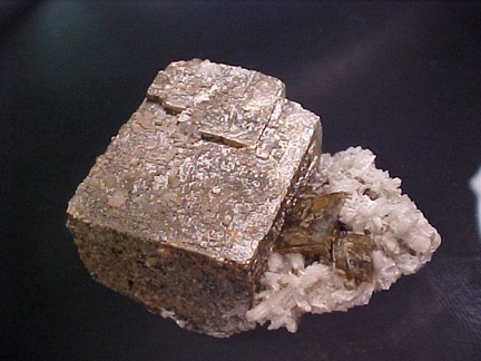 Manganosiderite from Mt. Saint-Hilaire, Canada